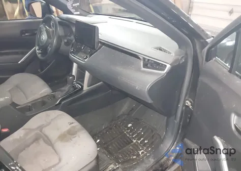 2023 Toyota Corolla Cross Hybrid S z USA, uszkodzony, nr VIN 7MUFBABG8PV003472